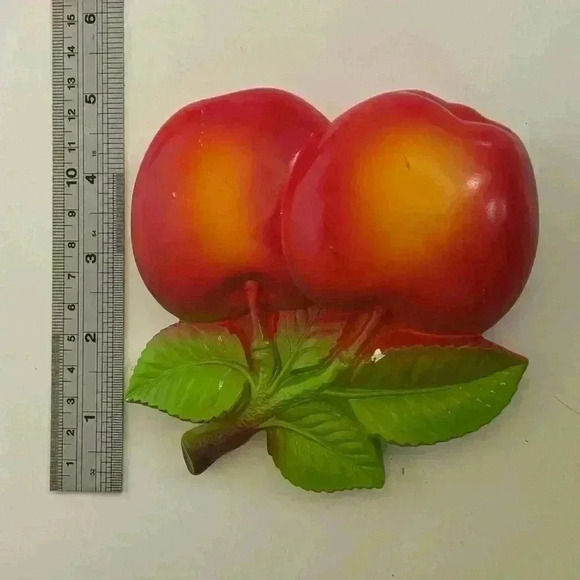 Vintage 1979 Miller Studio chalk ware fruit decor: peaches, cherries  and apples - Picture 8 of 9